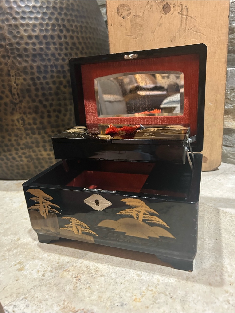 Vintage Black Lacquered Asian Musical Jewelry Box - Picture 9 of 16